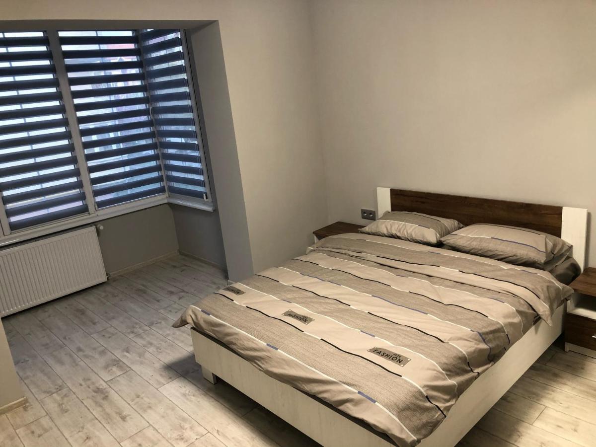 Gil Apartments, Volodimirskaja 90.246 - Majetok Bozdosh 乌日霍罗德 外观 照片