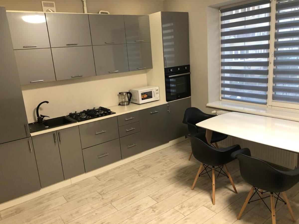 Gil Apartments, Volodimirskaja 90.246 - Majetok Bozdosh 乌日霍罗德 外观 照片